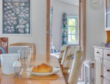"Sini" - 300m from the sea