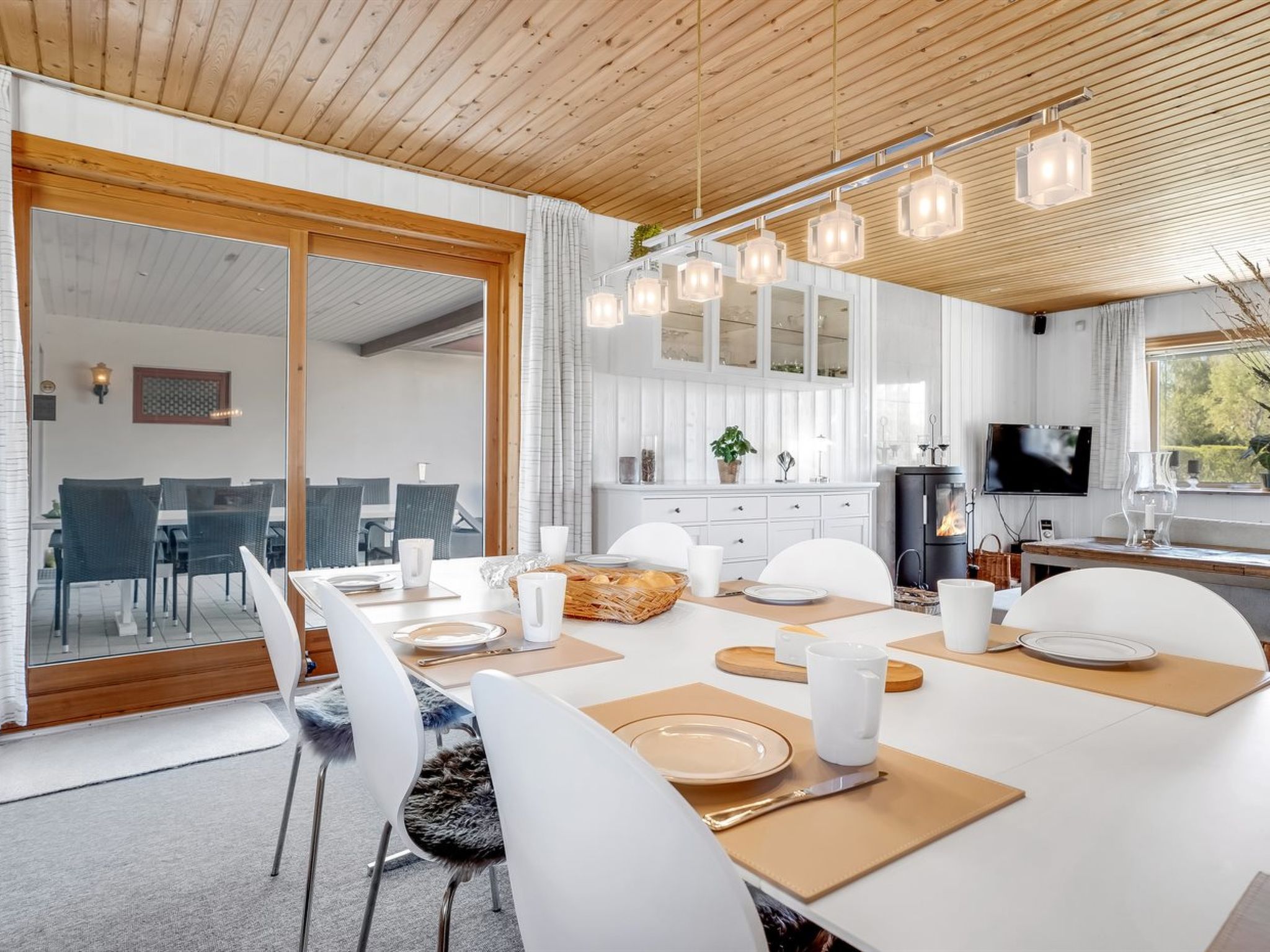 "Hakon" - 550m from the sea - Binnen
