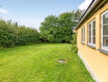 "Hughlek" - 1.5km from the sea