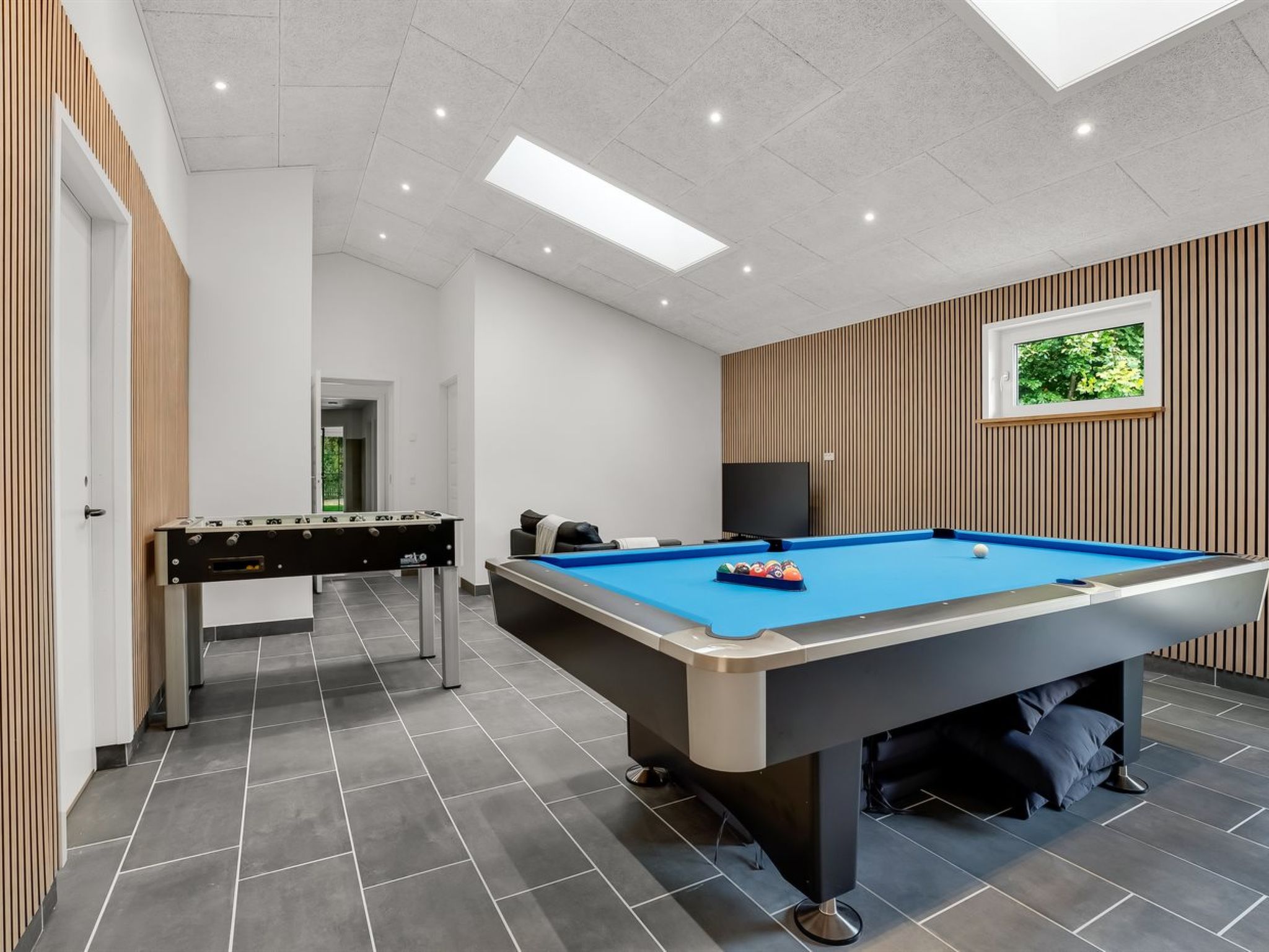 "Rajna" - 250m from the sea-Binnen