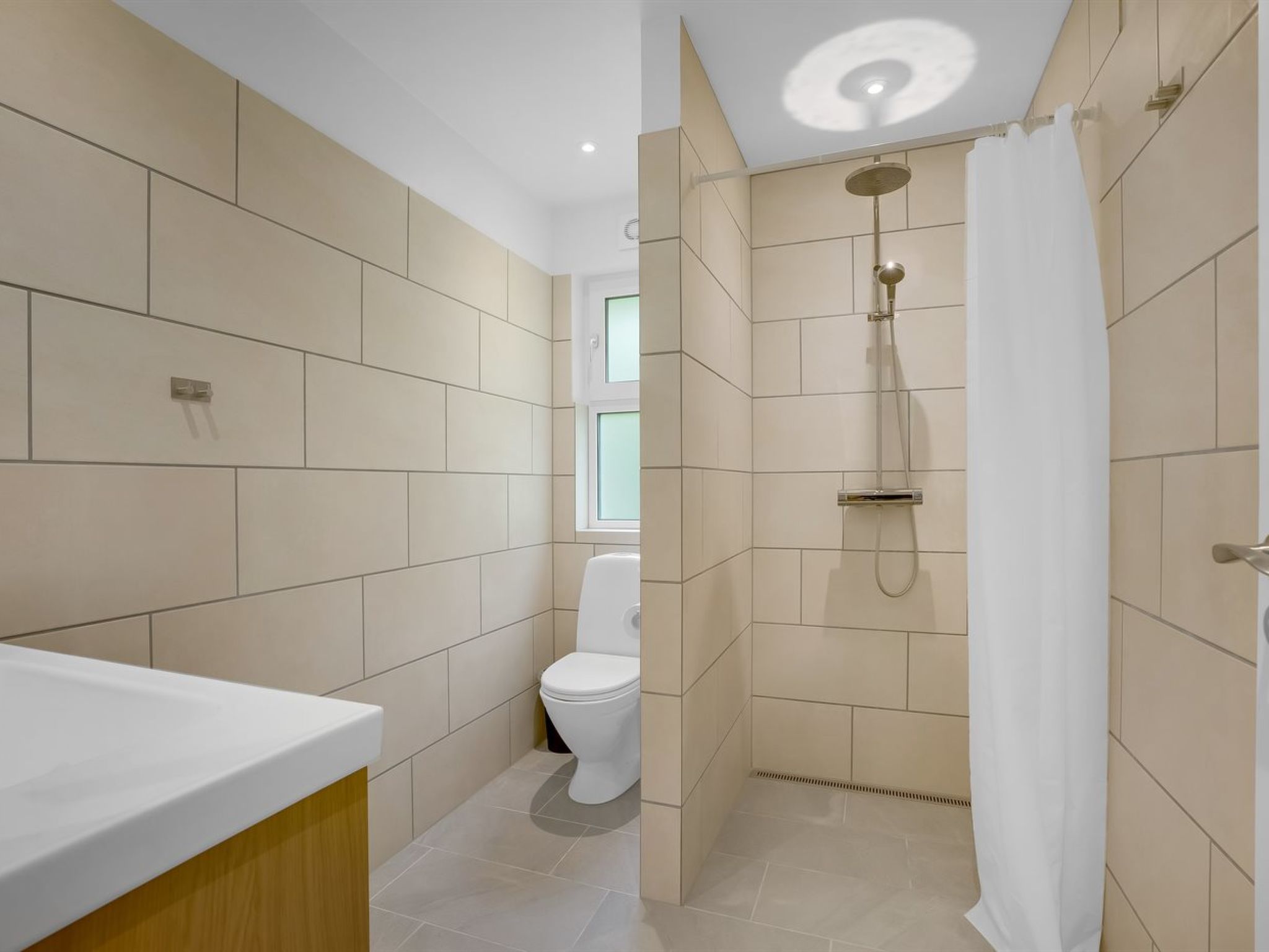 "Rajna" - 250m from the sea-Binnen