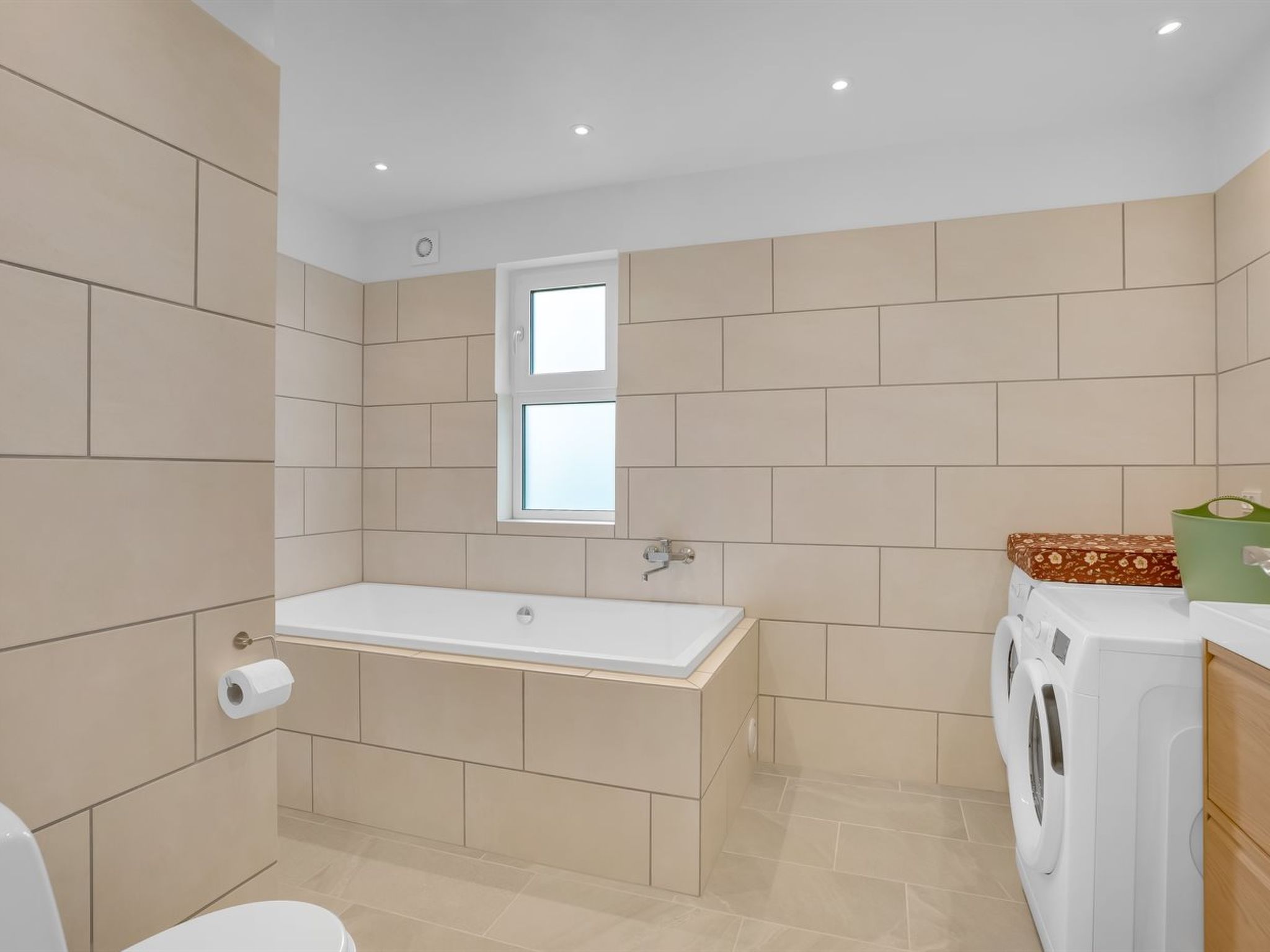 "Rajna" - 250m from the sea-Binnen