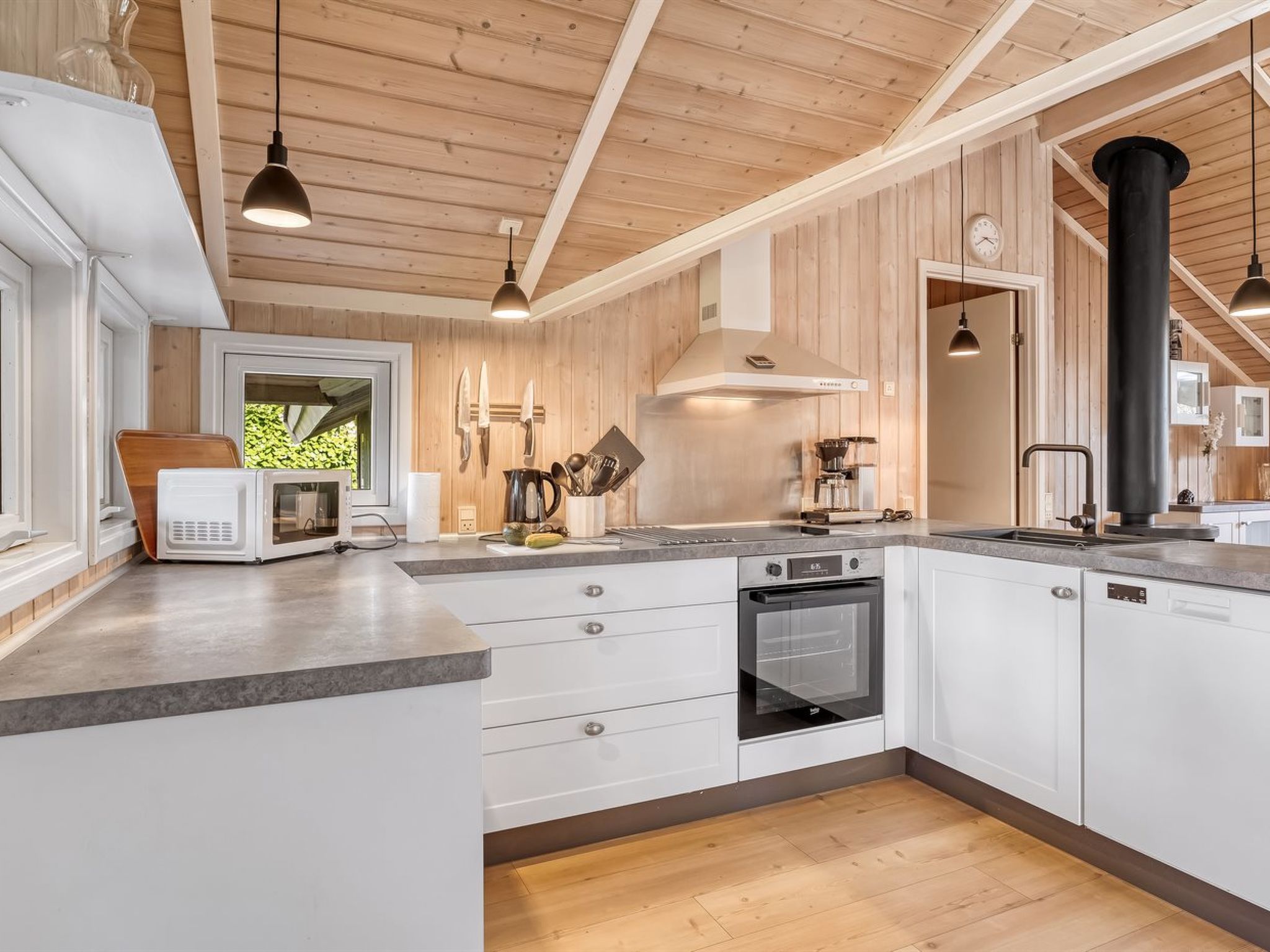 "Emili" - 300m from the sea-Binnen
