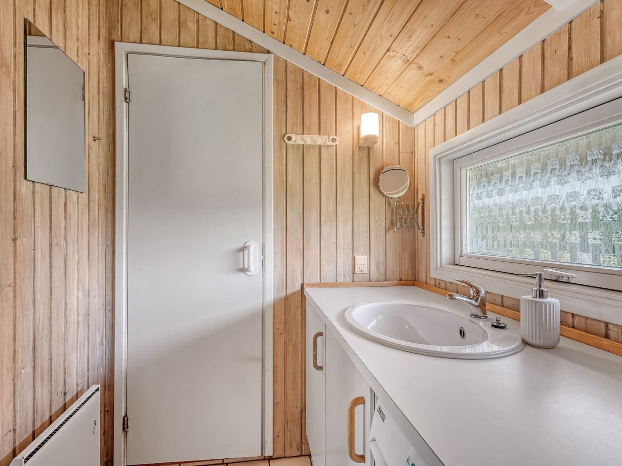 "Emili" - 300m from the sea-Binnen