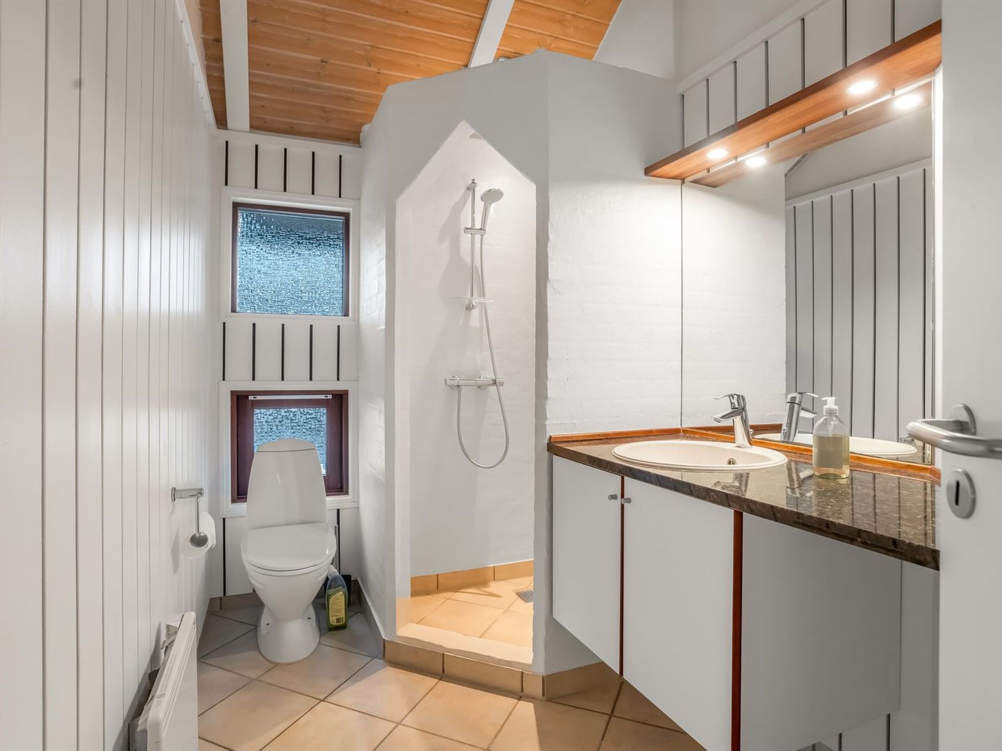 "Groa" - 50m from the sea-Binnen