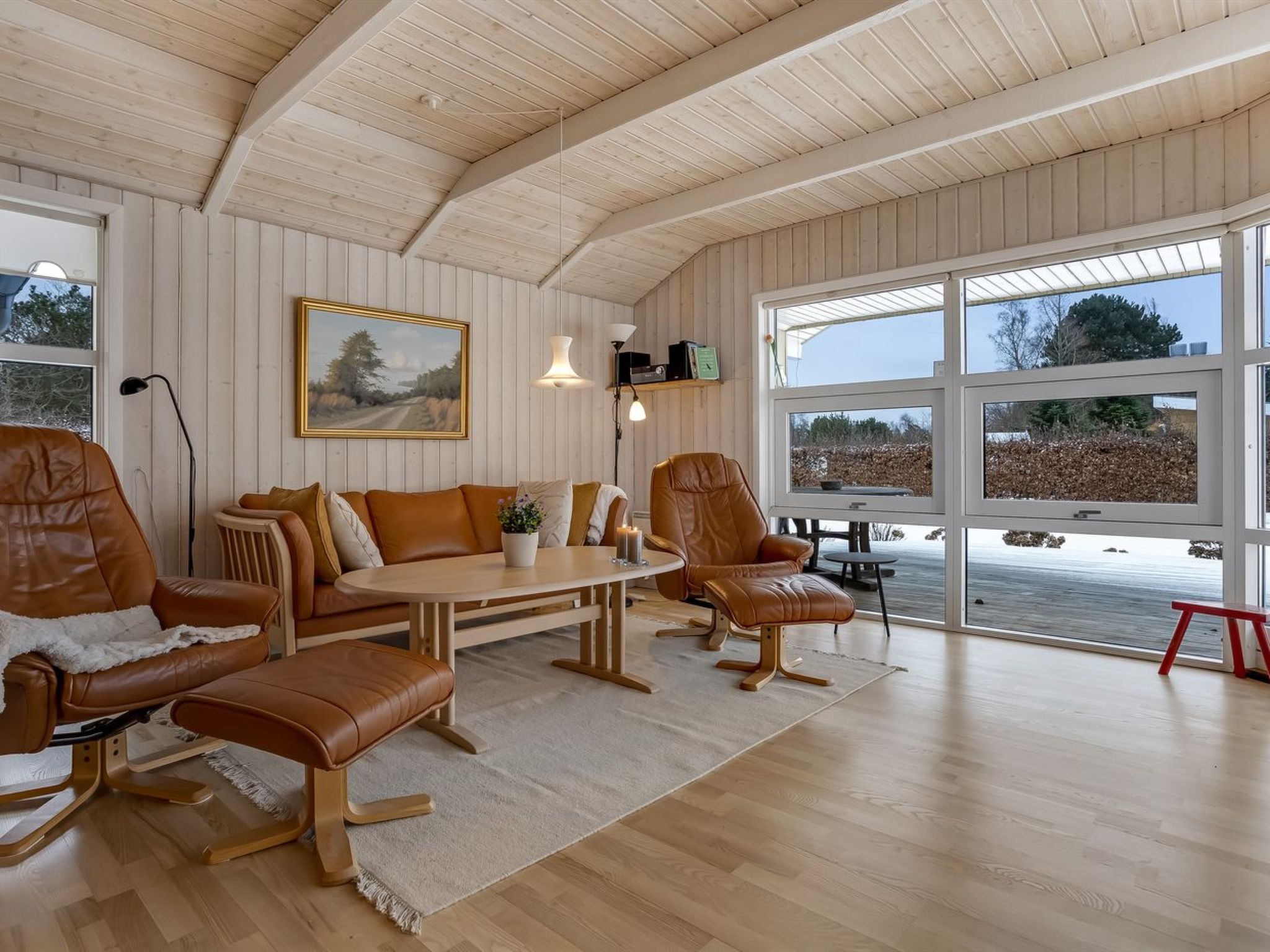 "Alexis" - 500m from the sea", huis 3-kamers 70 m2. Het objekt is geschikt voor 2 volwassenen. Woonkamer met TV. 1 kamer met 1 2-pers bed. 1 kamer met 1 2-pers bed. 1 kamer met 1 x 2 stapelbedden. Keu..