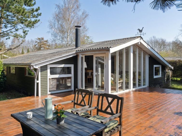 Vakantiehuis met open haard aan zee in Nysted in Nysted