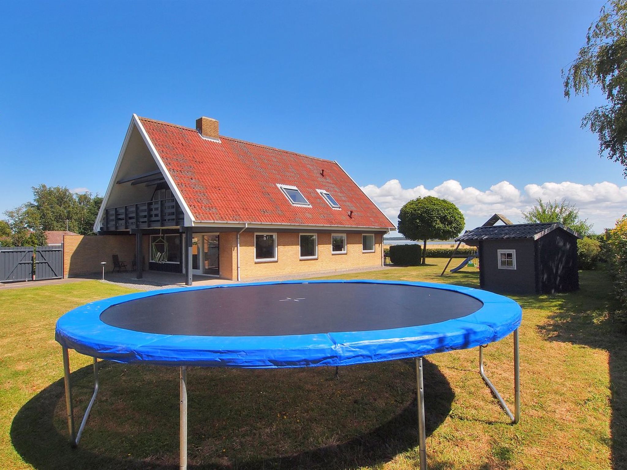 "Spase" - 250m to the fjord-Buiten