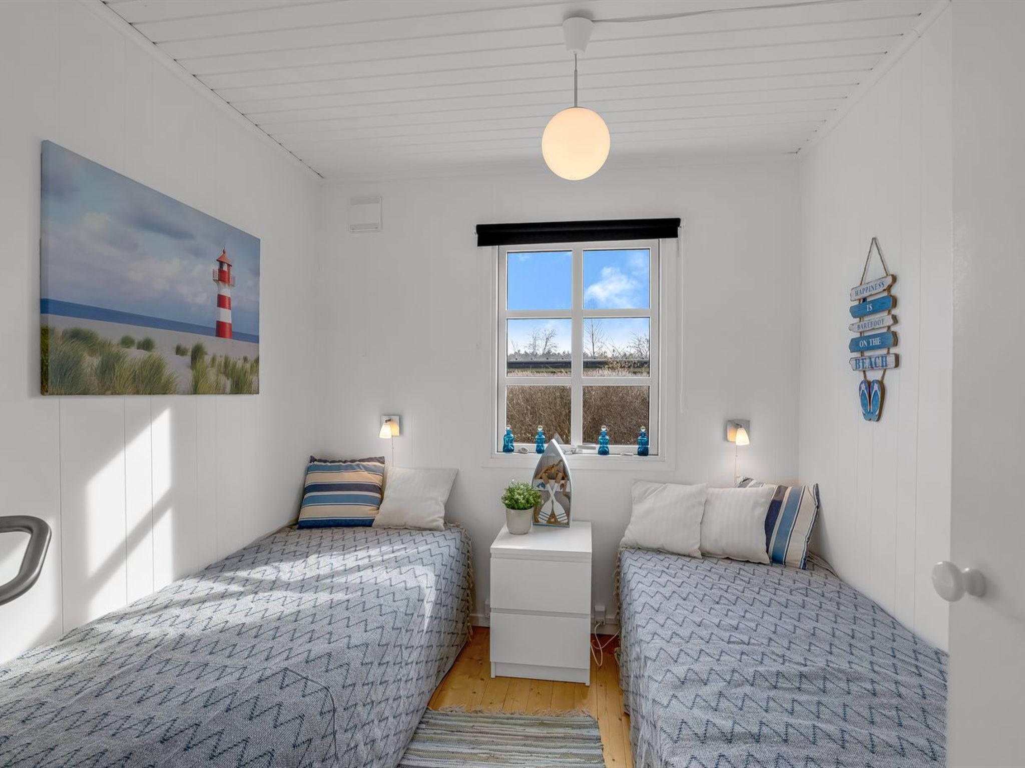 "Andrine" - 100m from the sea - Binnen