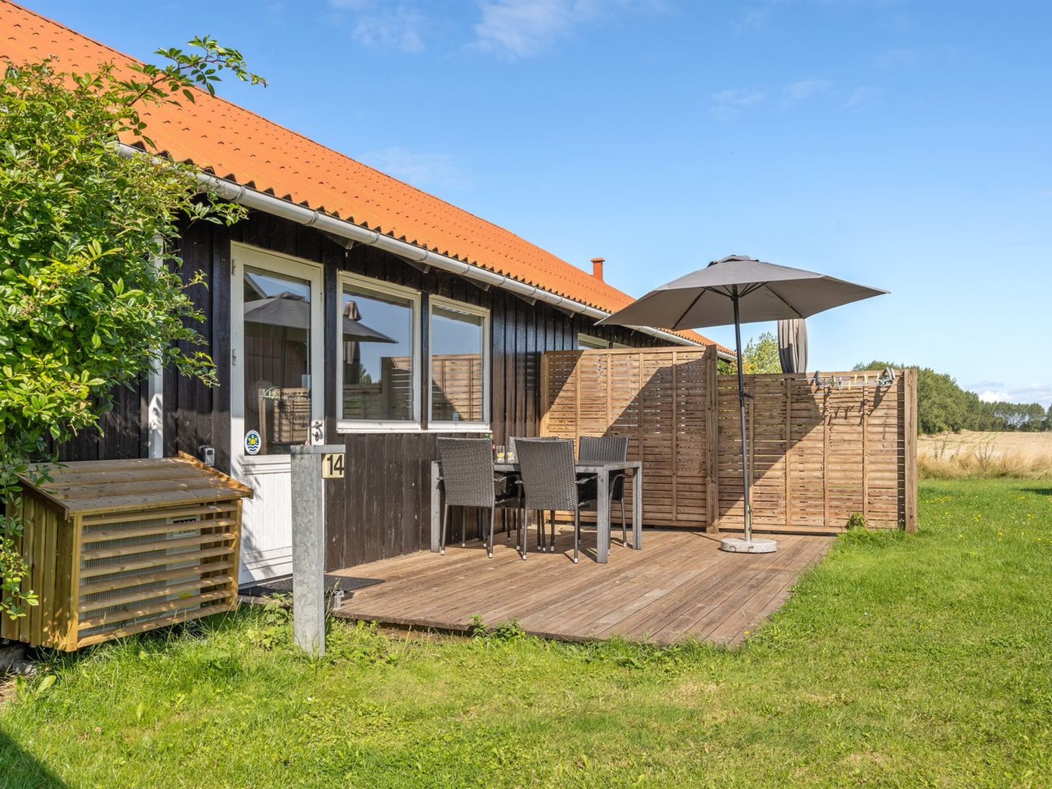 "Arise" - 700m from the sea - Buiten