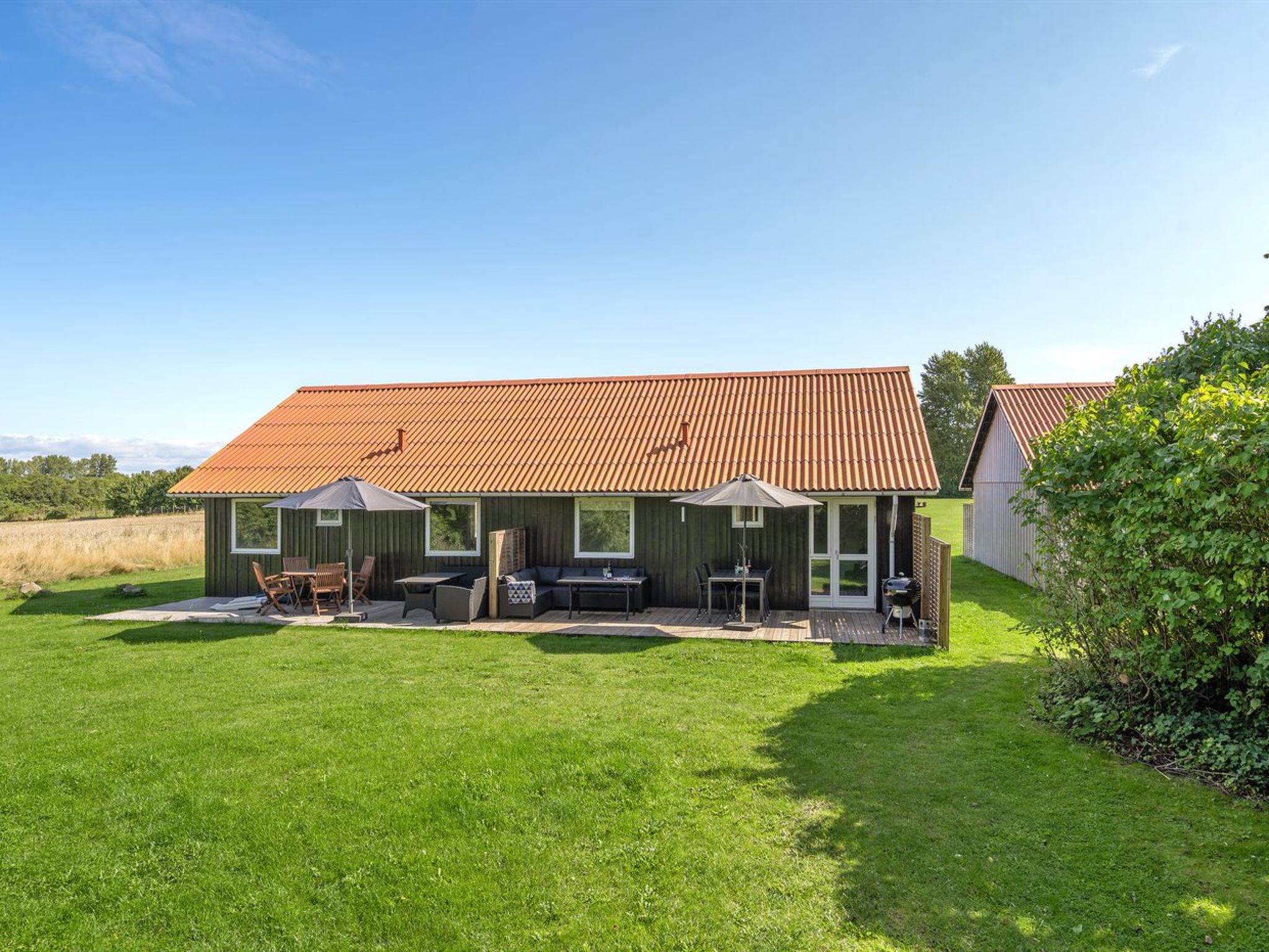 "Arise" - 700m from the sea - Buiten
