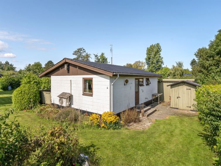 Search and Stay destination Fejø, Denmark from . "Henrich" - 300m from the sea in Lolland, Falster and Mon