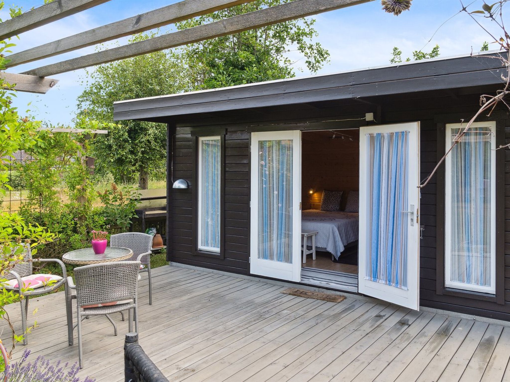 "Holmwith" - 200m from the sea