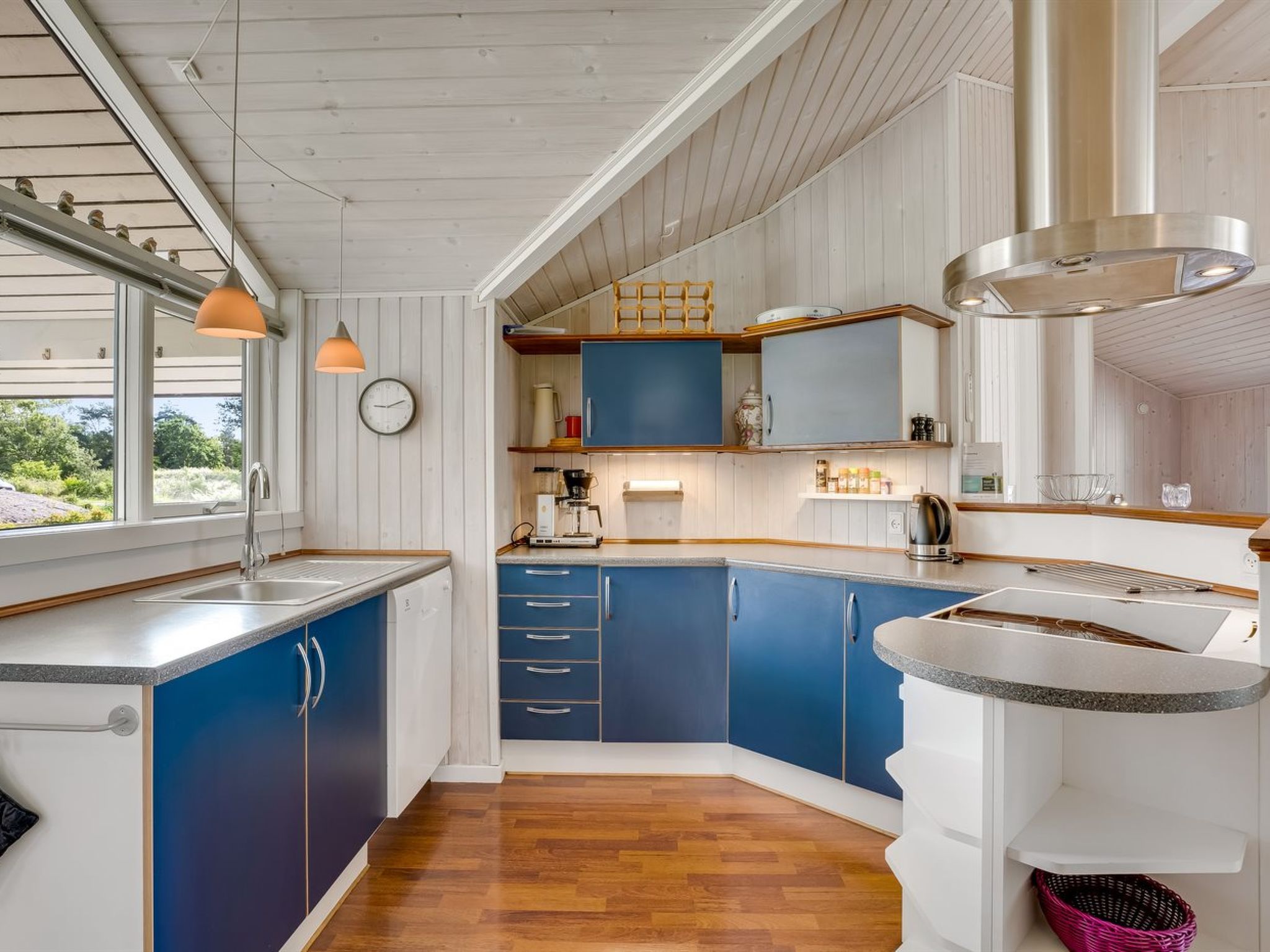 "Truls" - 800m from the sea - Binnen