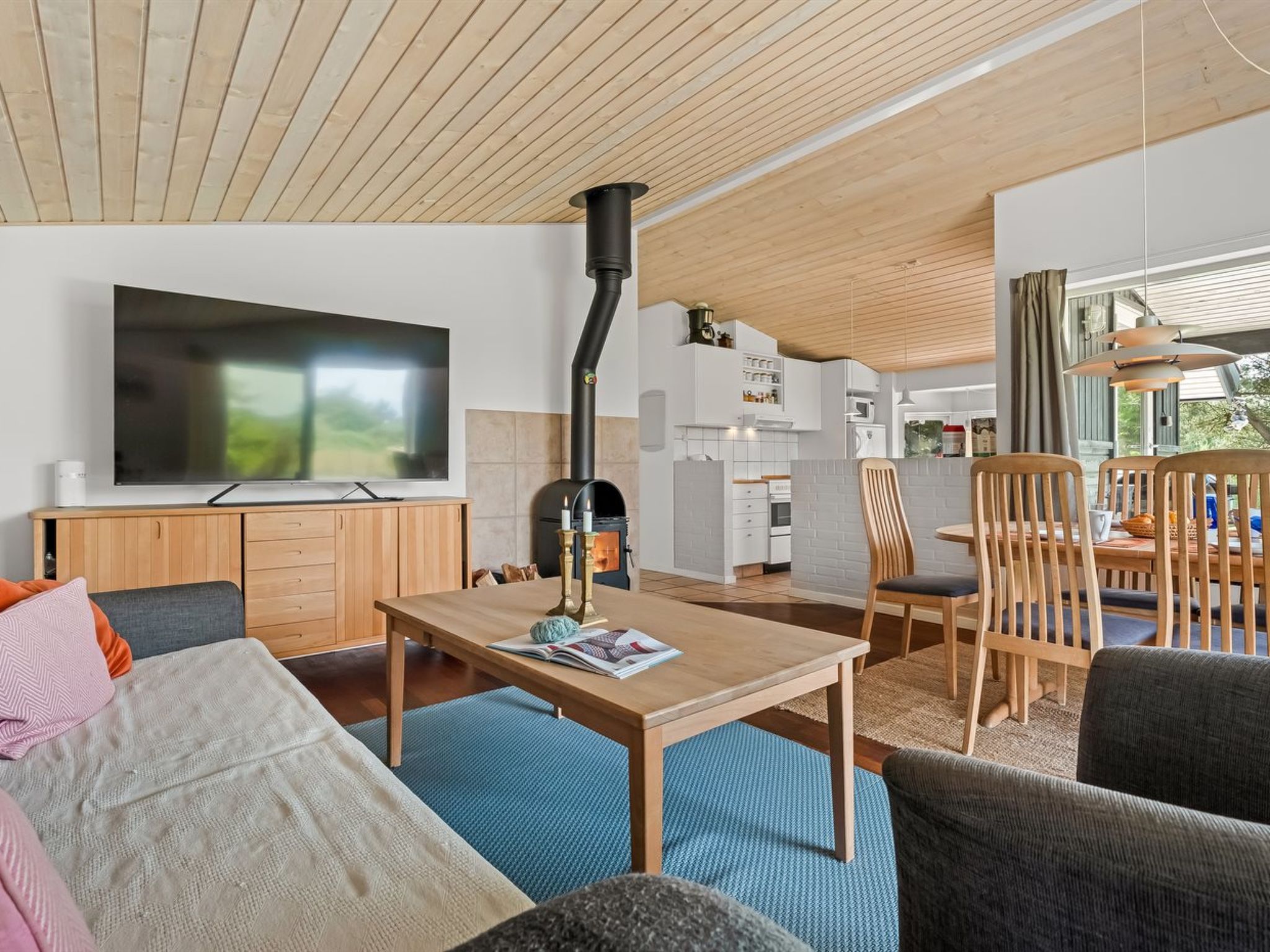 "Allie" - 150m from the sea - Binnen