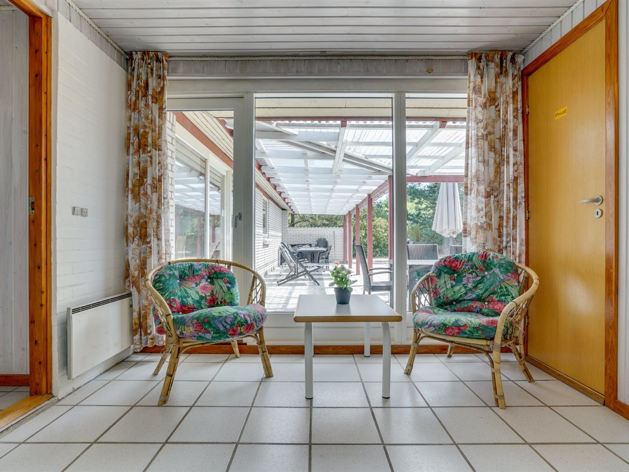 "Sitta" - 400m from the sea - Binnen