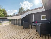 Vakantiehuis Bruno: 200m van zee, sauna en grote tuin in Rødby - thumbnail 3