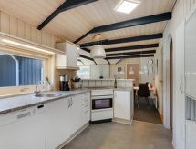 Vakantiehuis Bruno: 200m van zee, sauna en grote tuin in Rødby - thumbnail 4