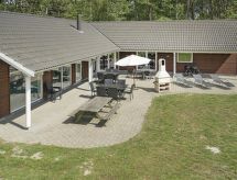 Hughe: Ruim vakantiehuis voor 18 personen met privézwembad, 300m van zee - thumbnail 1