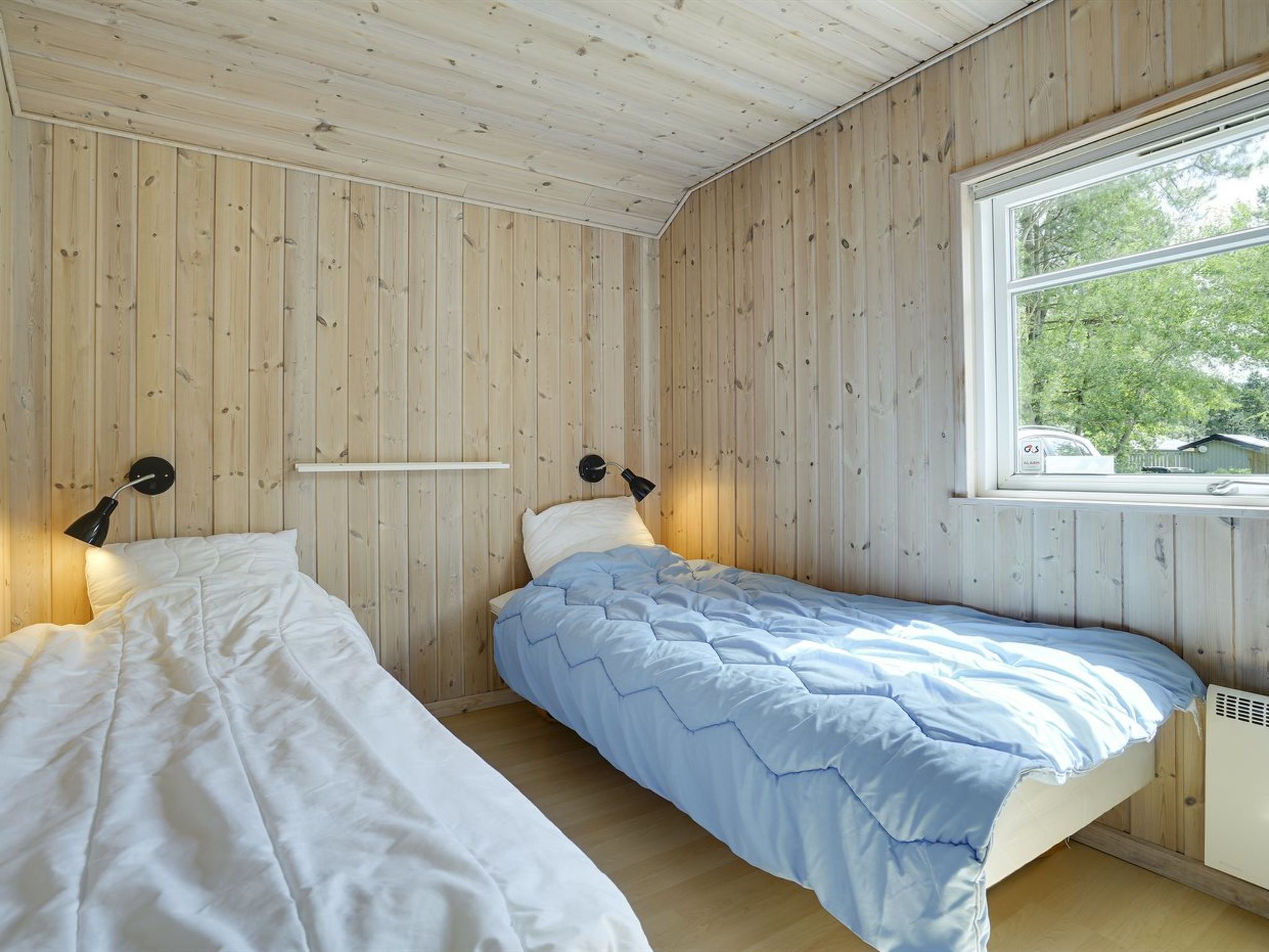 "Hughe" - 300m from the sea - Inside