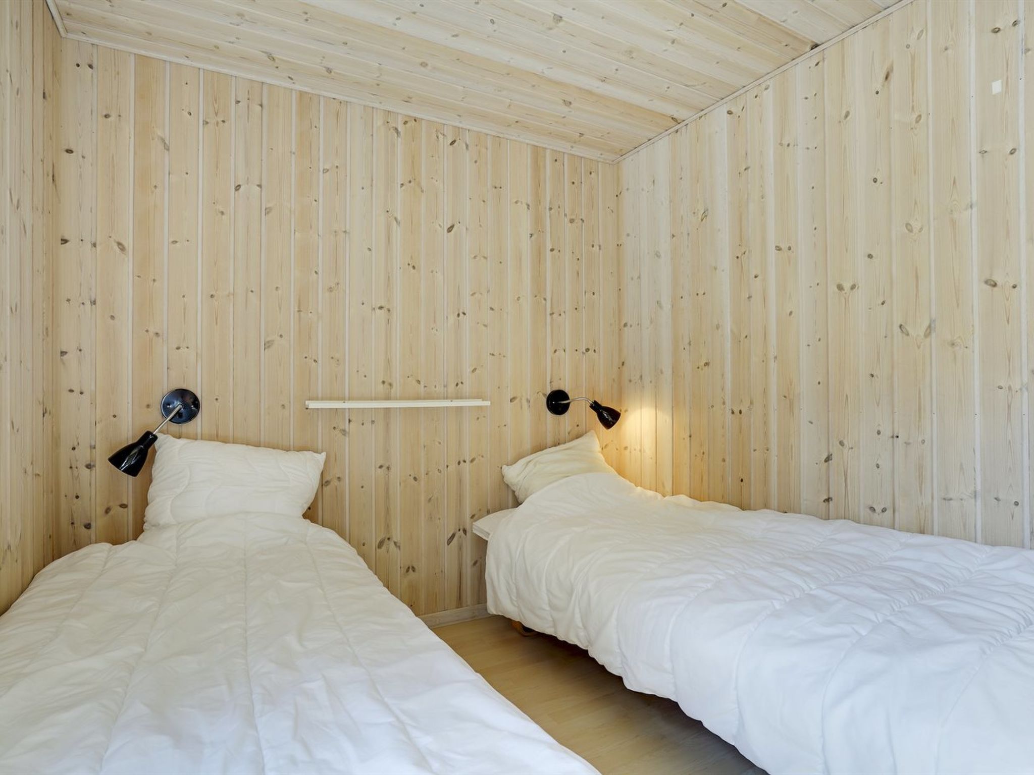 "Hughe" - 300m from the sea - Inside