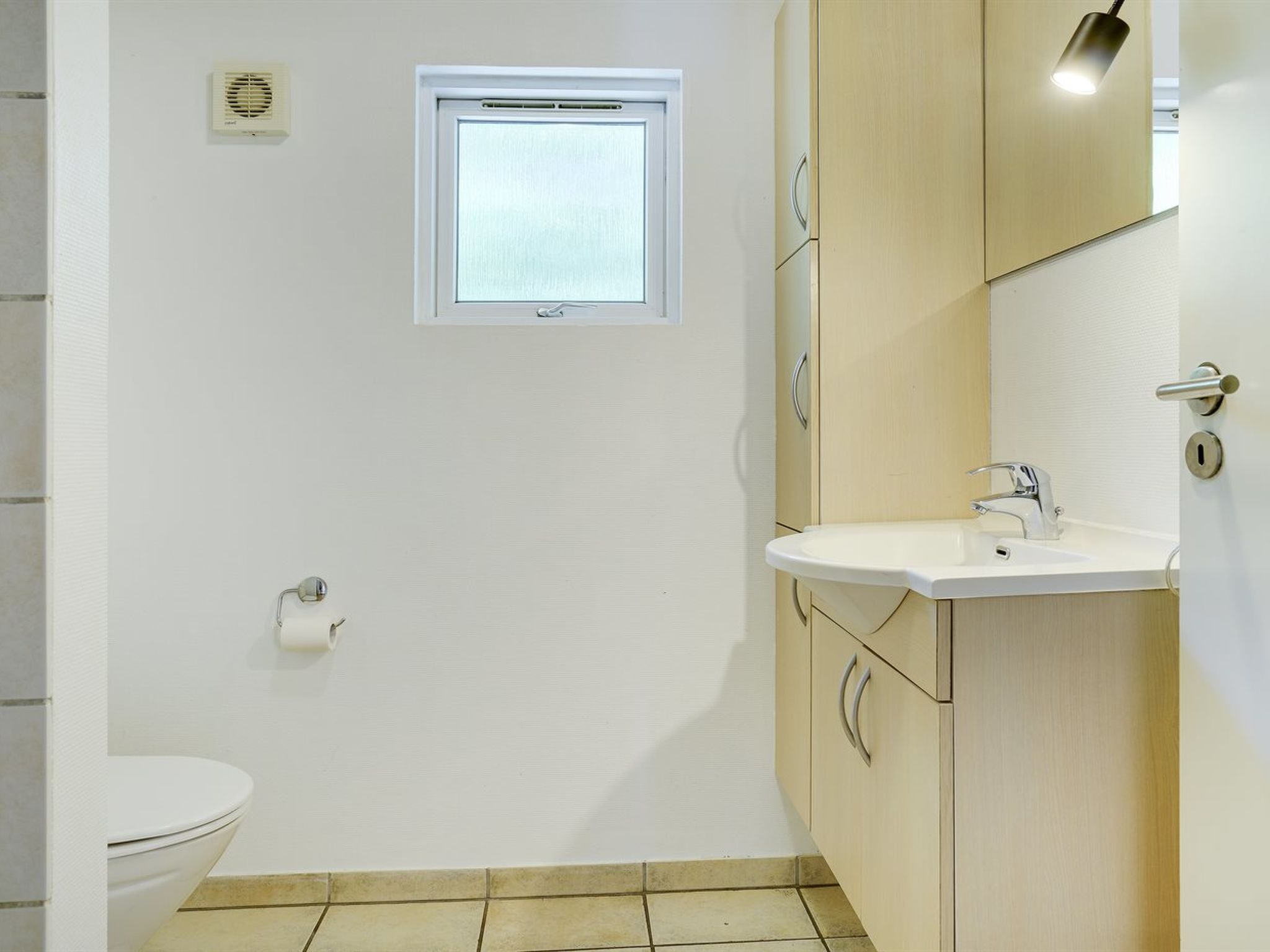 "Hughe" - 300m from the sea - Inside