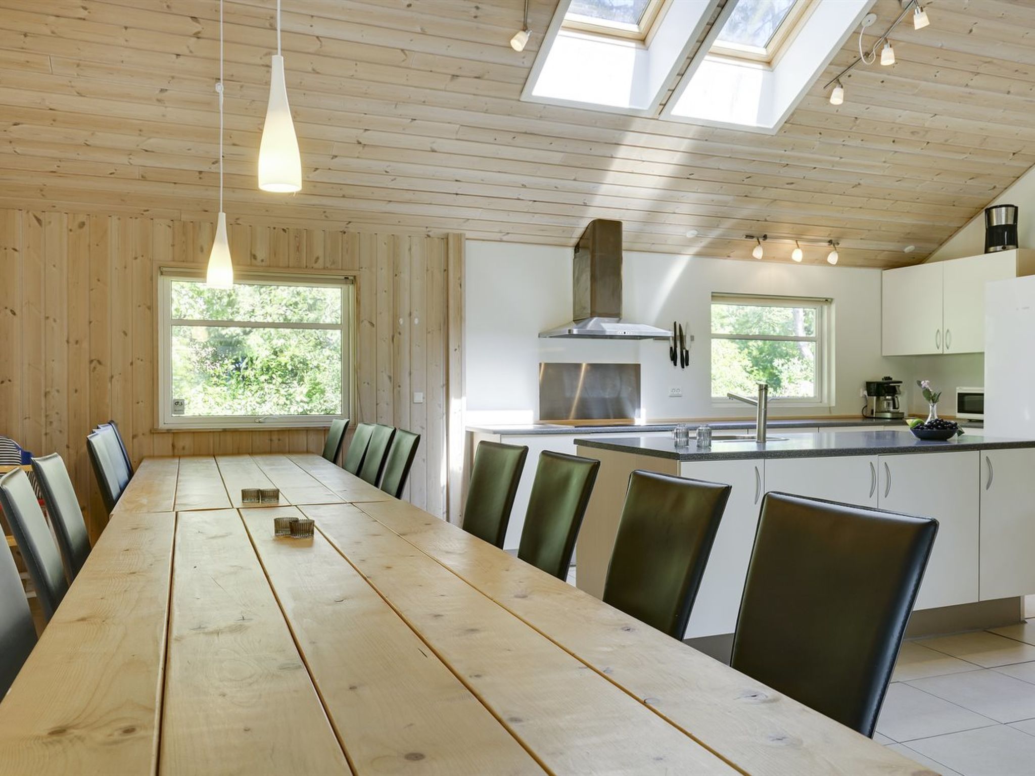 "Hughe" - 300m from the sea - Inside