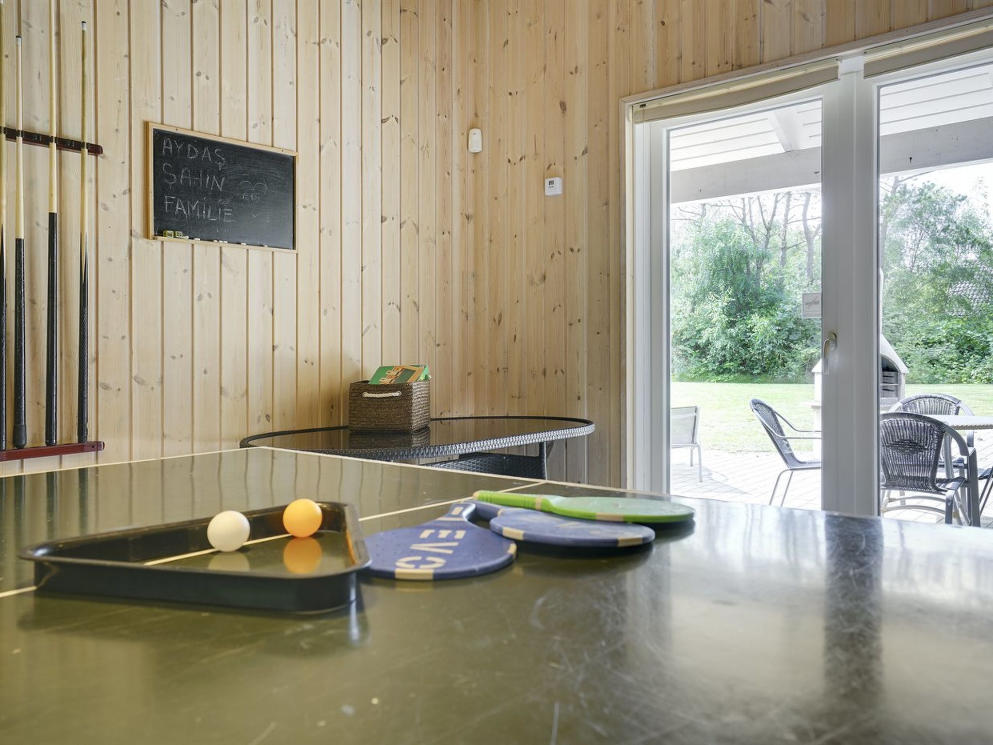 "Hughe" - 300m from the sea - Inside
