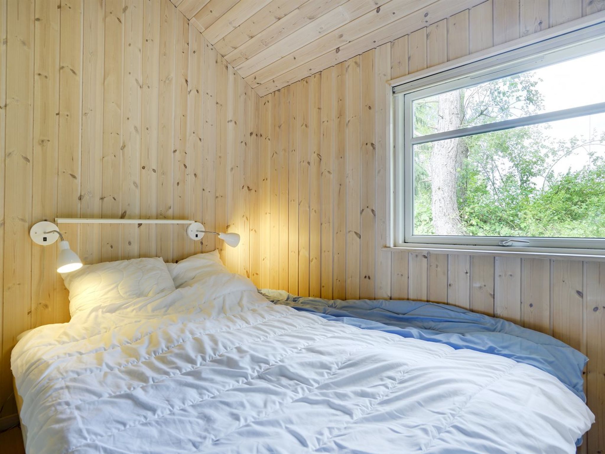 "Hughe" - 300m from the sea - Inside