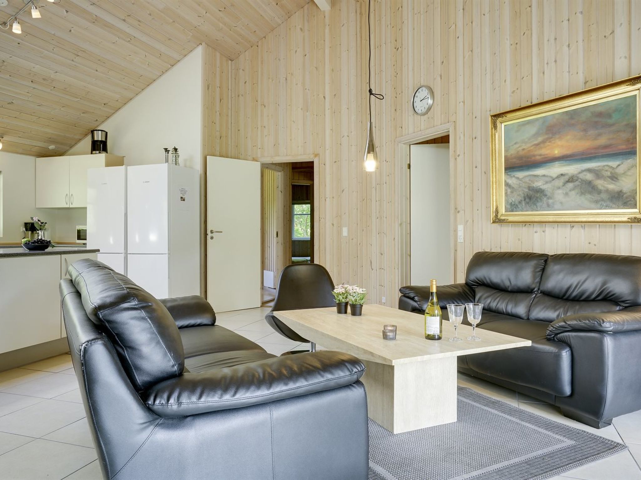 "Hughe" - 300m from the sea-Binnen