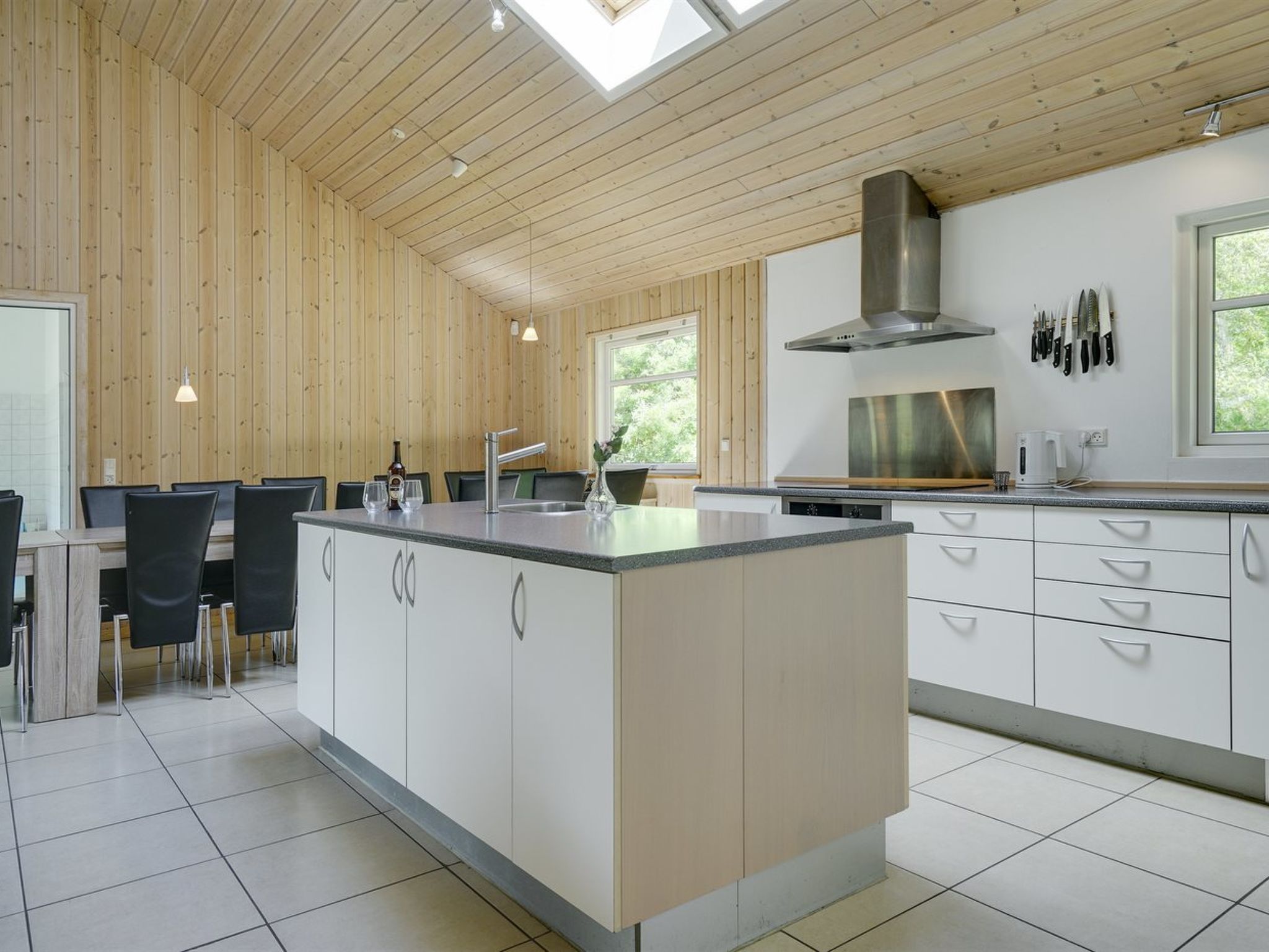 "Lottje" - 300m from the sea-Binnen