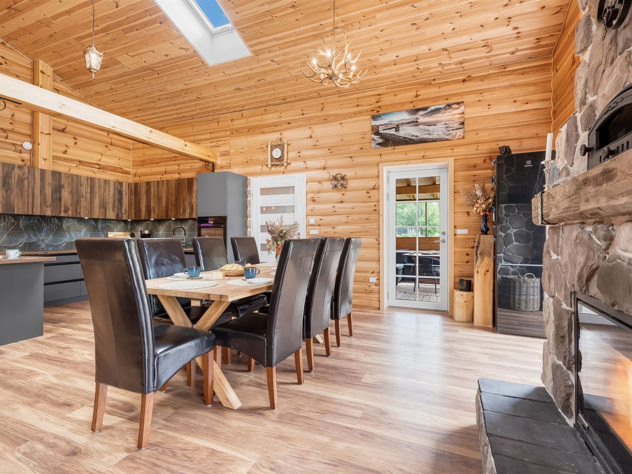 "Lillebror" - 900m from the sea-Drinnen