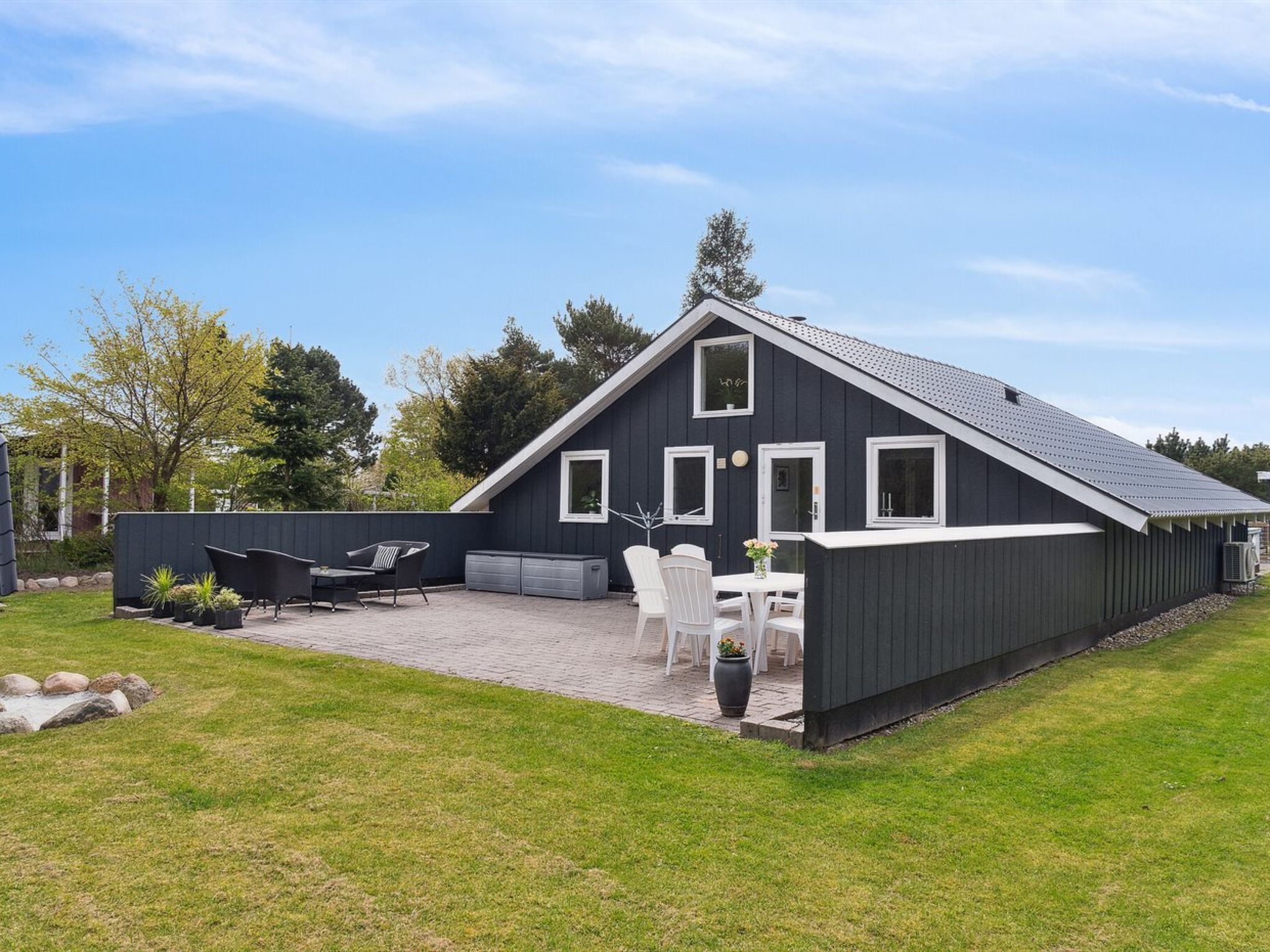 "Reidar" - 600m from the sea - Buiten