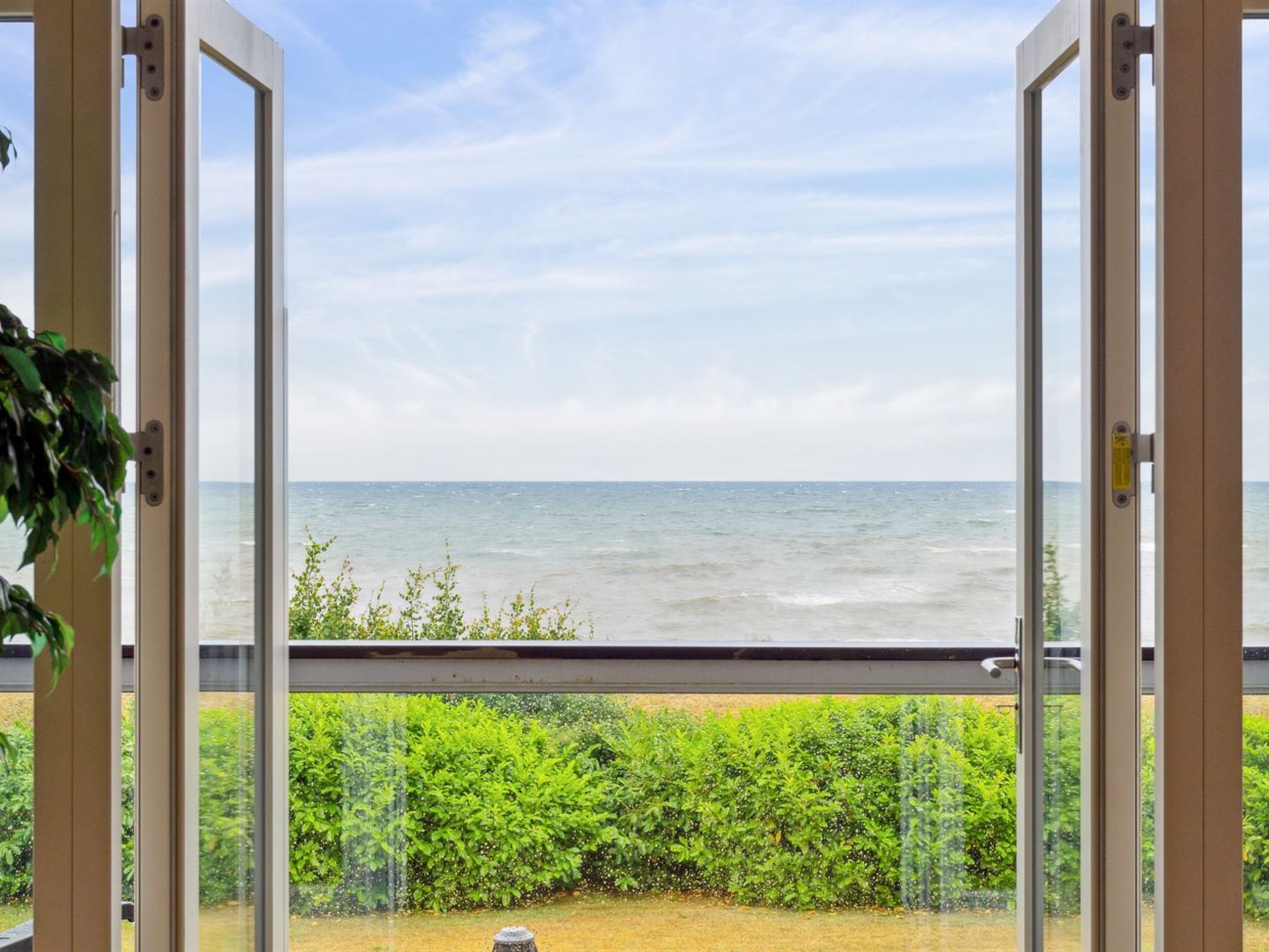 "Esme" - 30m from the sea