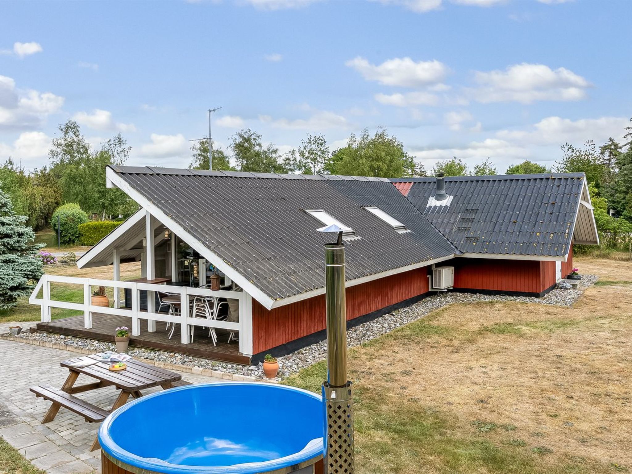 "Ylvie" - 500m from the sea-Draußen