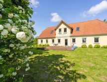 "Rouwen" - 1km from the sea