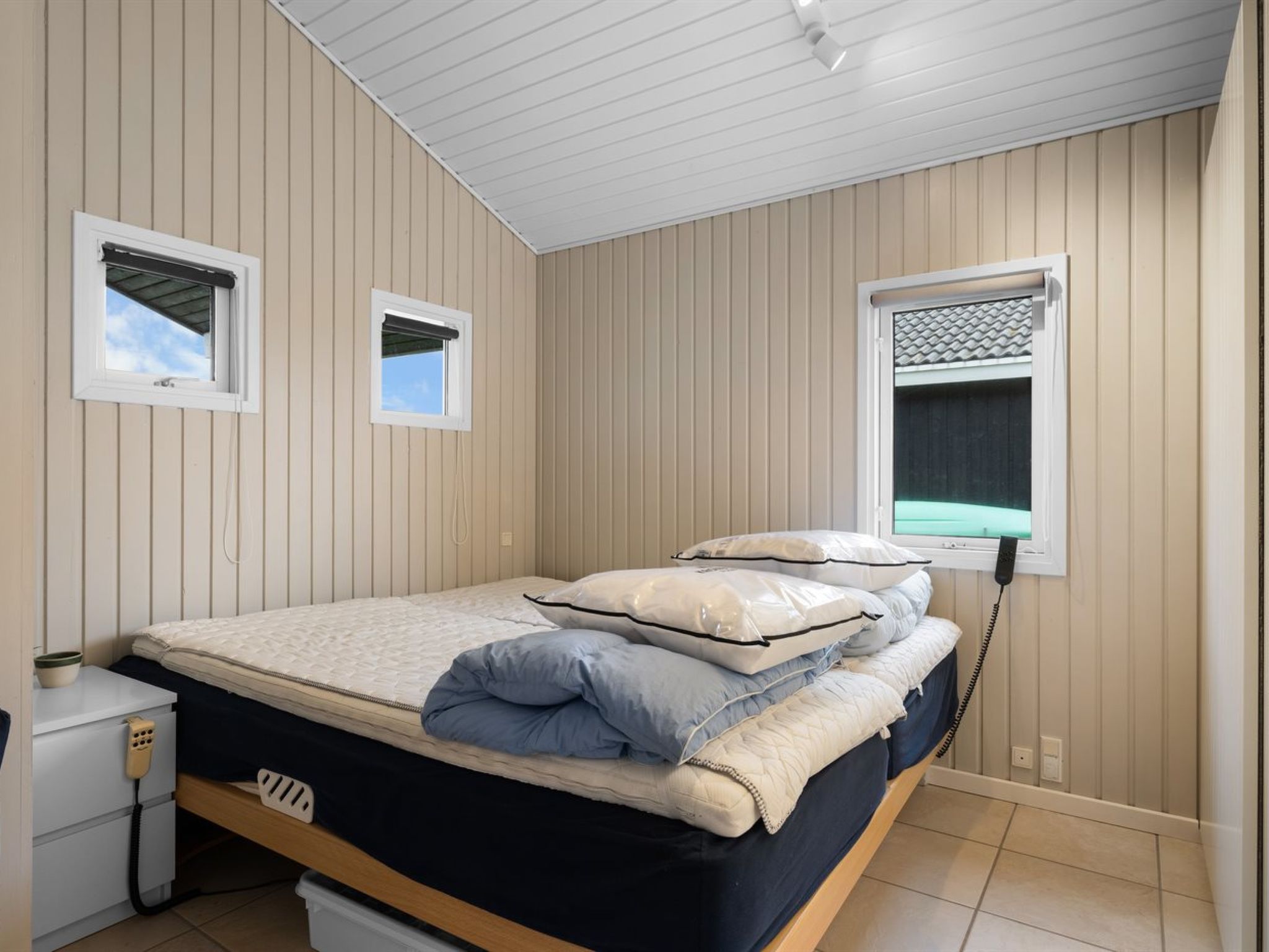 "Roya" - 100m from the sea-Inside