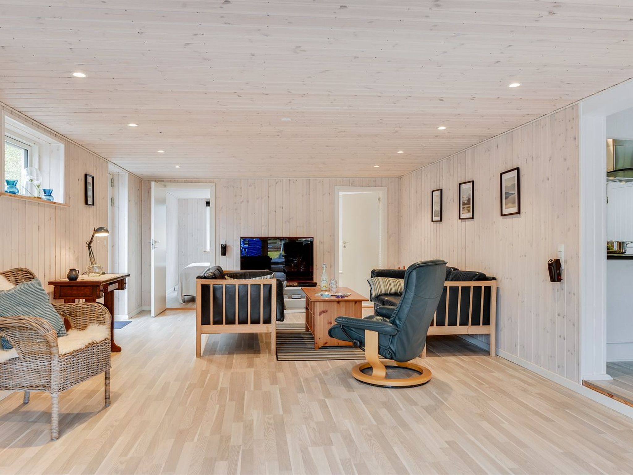 "Hardina" - 300m from the sea-Binnen