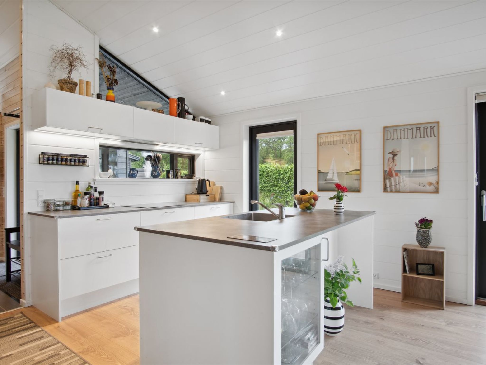 "Huldrik" - 100m from the sea-Binnen