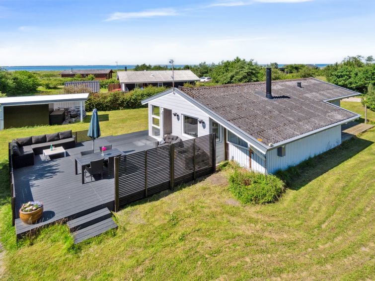 Vakantiehuis aan zee in Martofte met open haard in Martofte