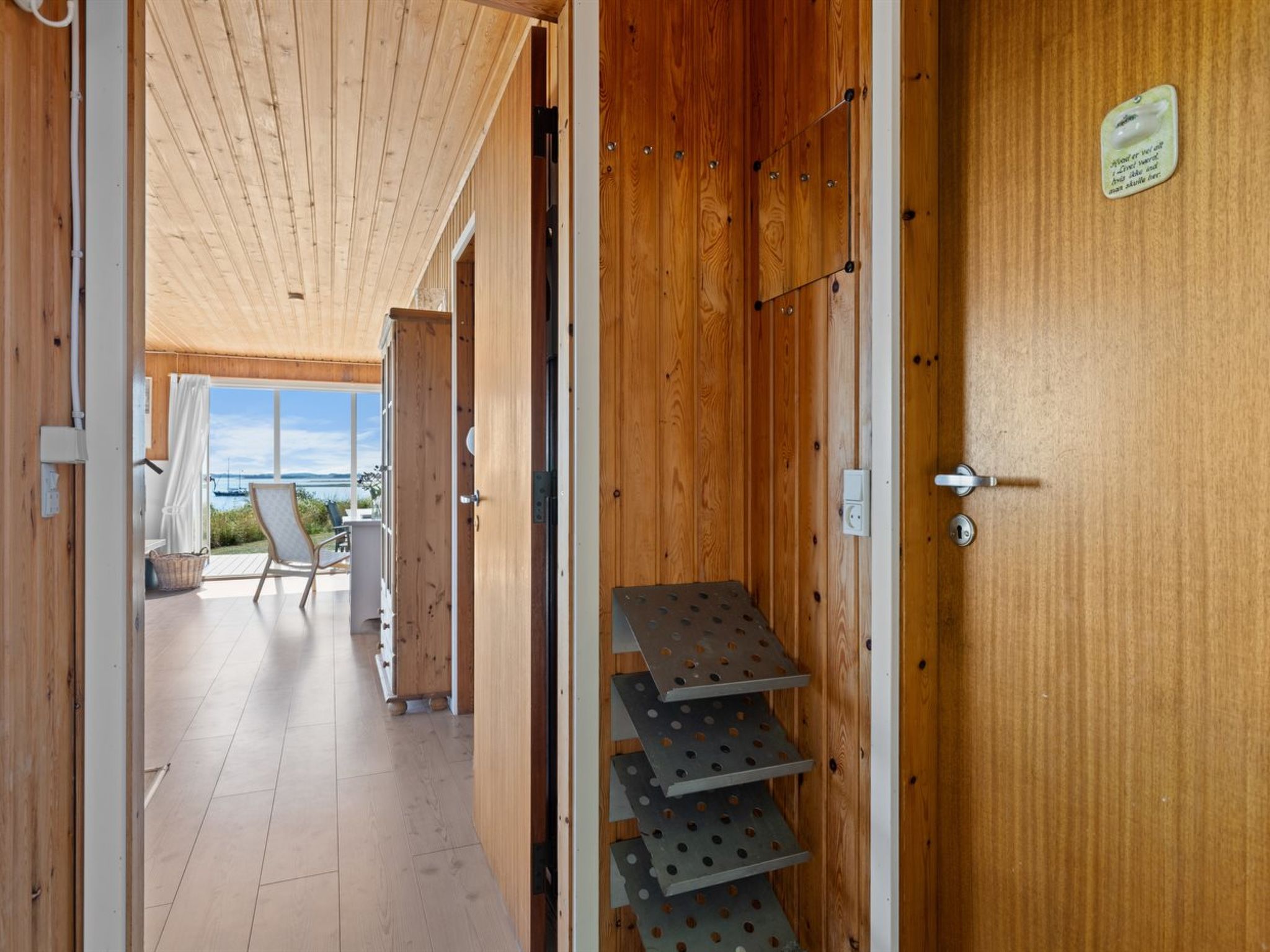 "Rajna" - 30m from the sea - Binnen