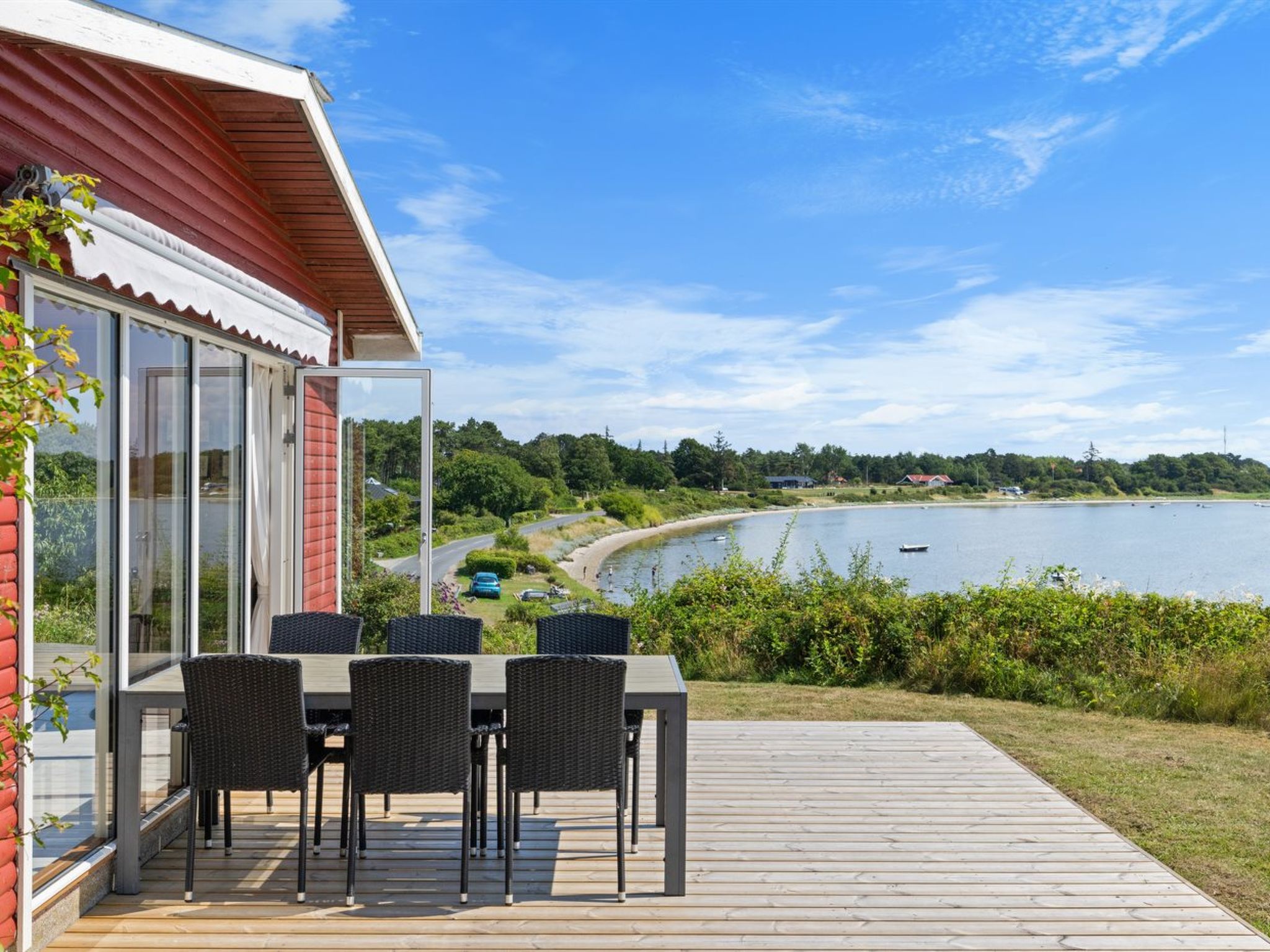 'Rajna' - 30m from the sea