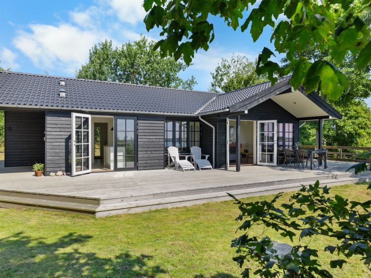 Zeezicht bij vakantiehuis Edvardsine in Martofte in Martofte