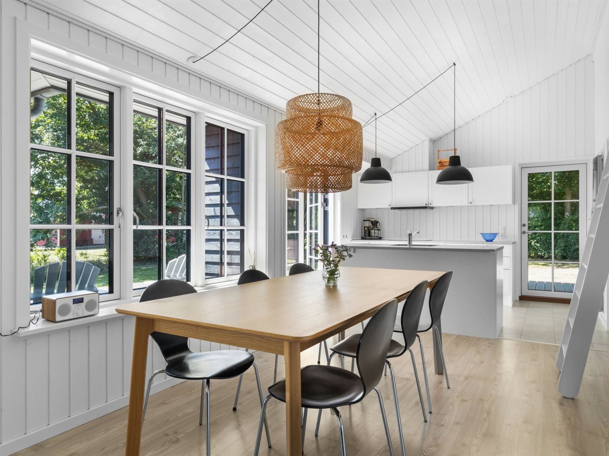 "Edvardsine" - 40m from the sea-Binnen