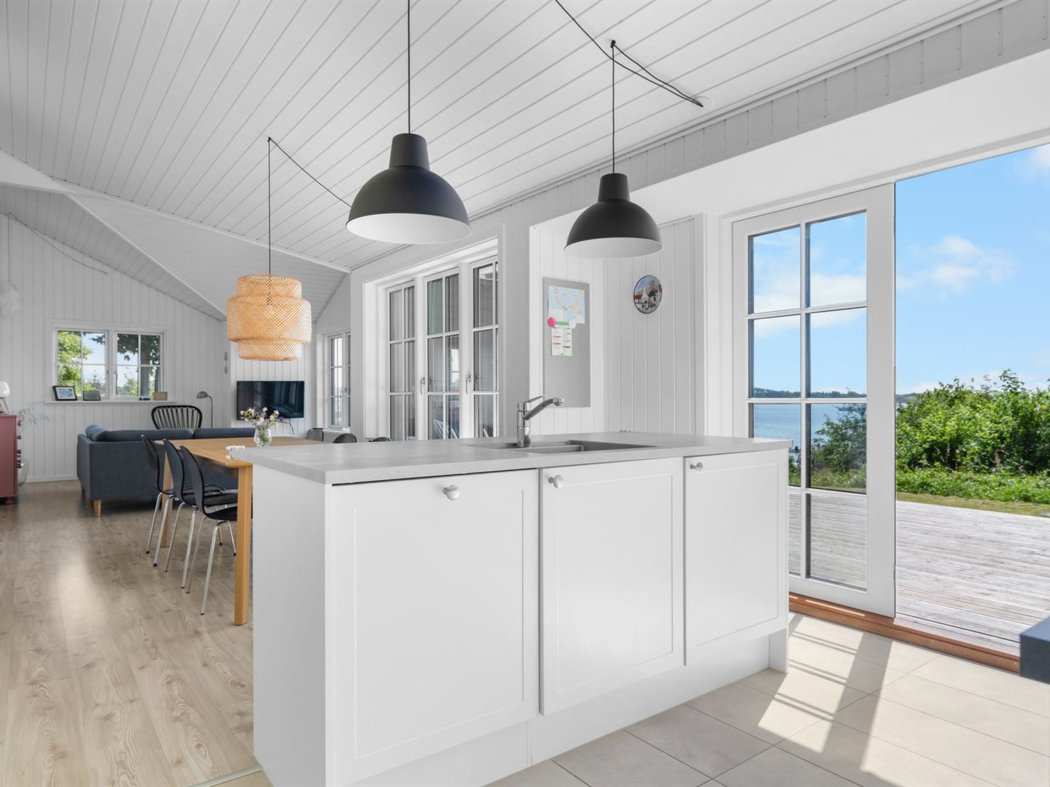 "Edvardsine" - 40m from the sea-Binnen