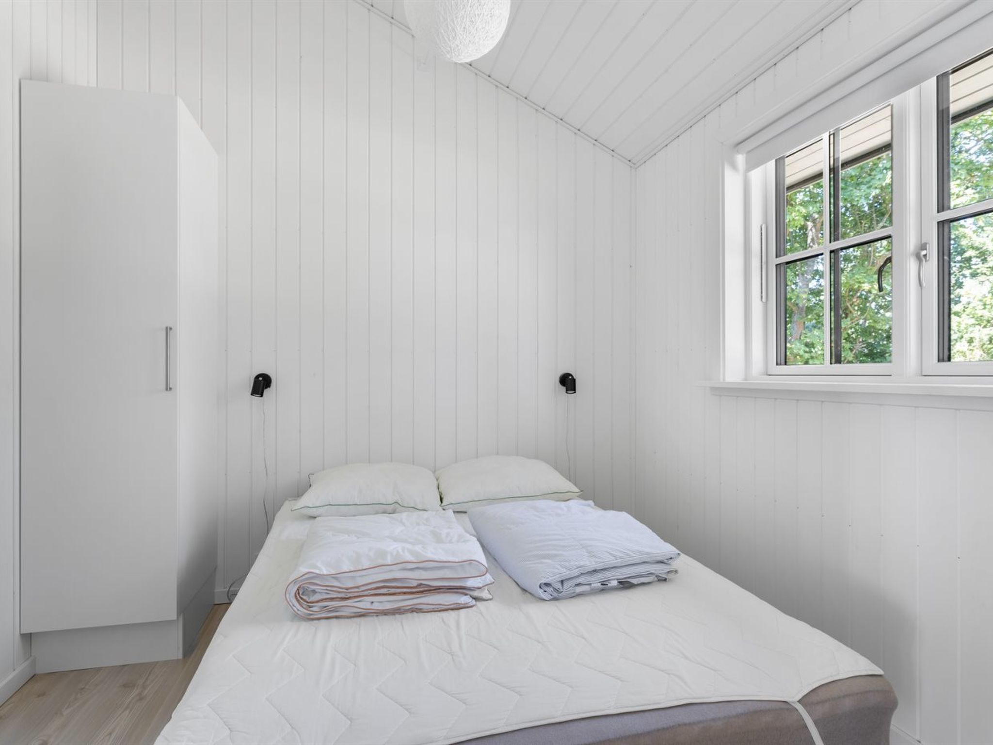 "Edvardsine" - 40m from the sea-Binnen