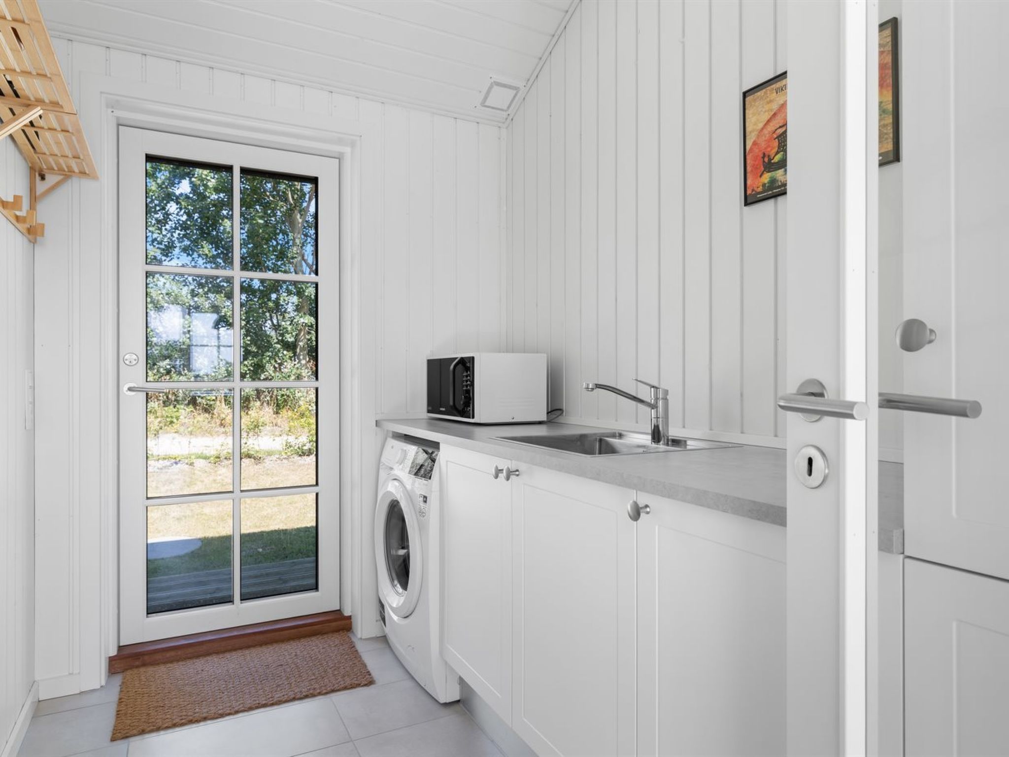 "Edvardsine" - 40m from the sea-Binnen