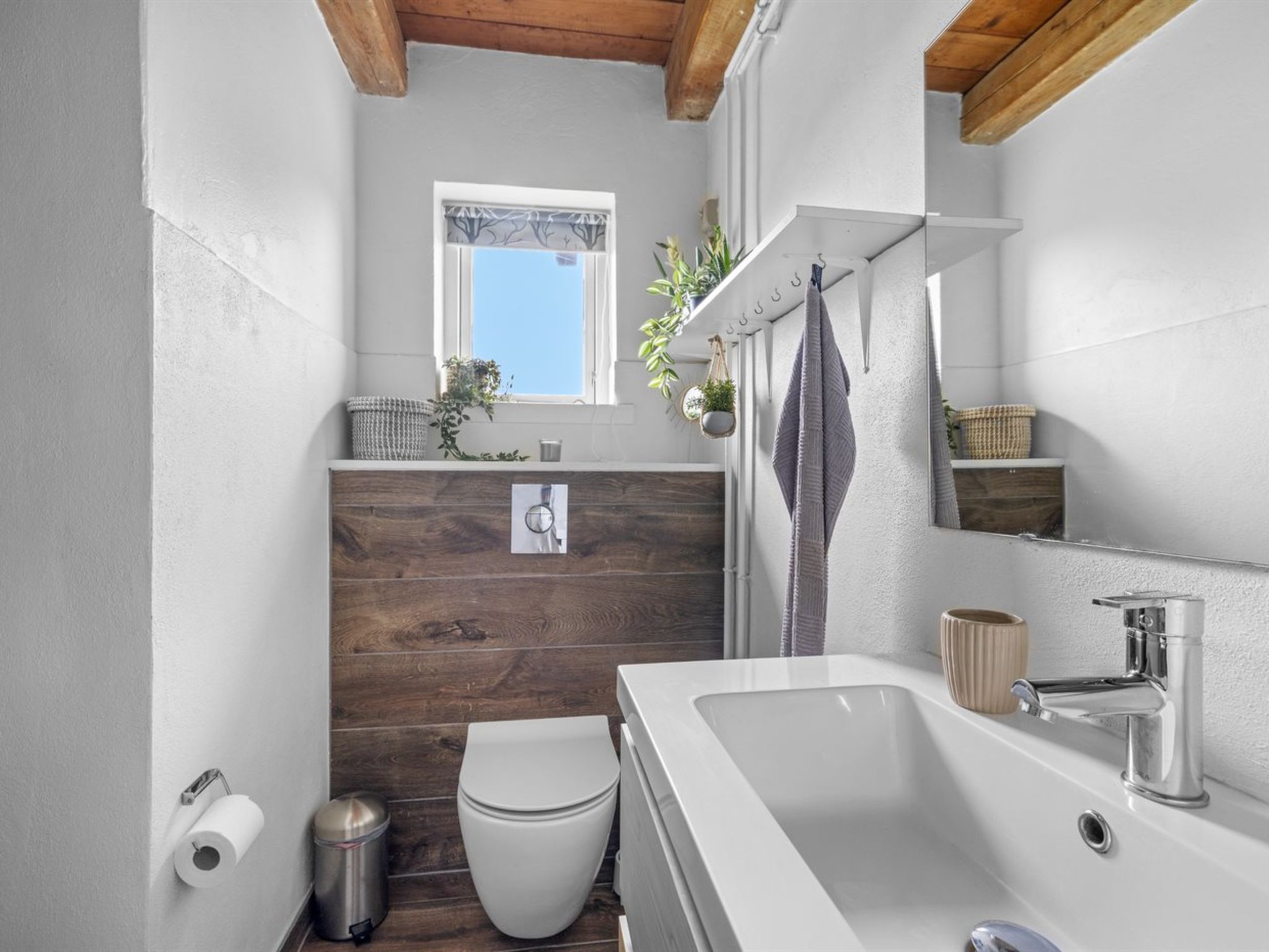 "Ina" - 210m from the sea-Binnen