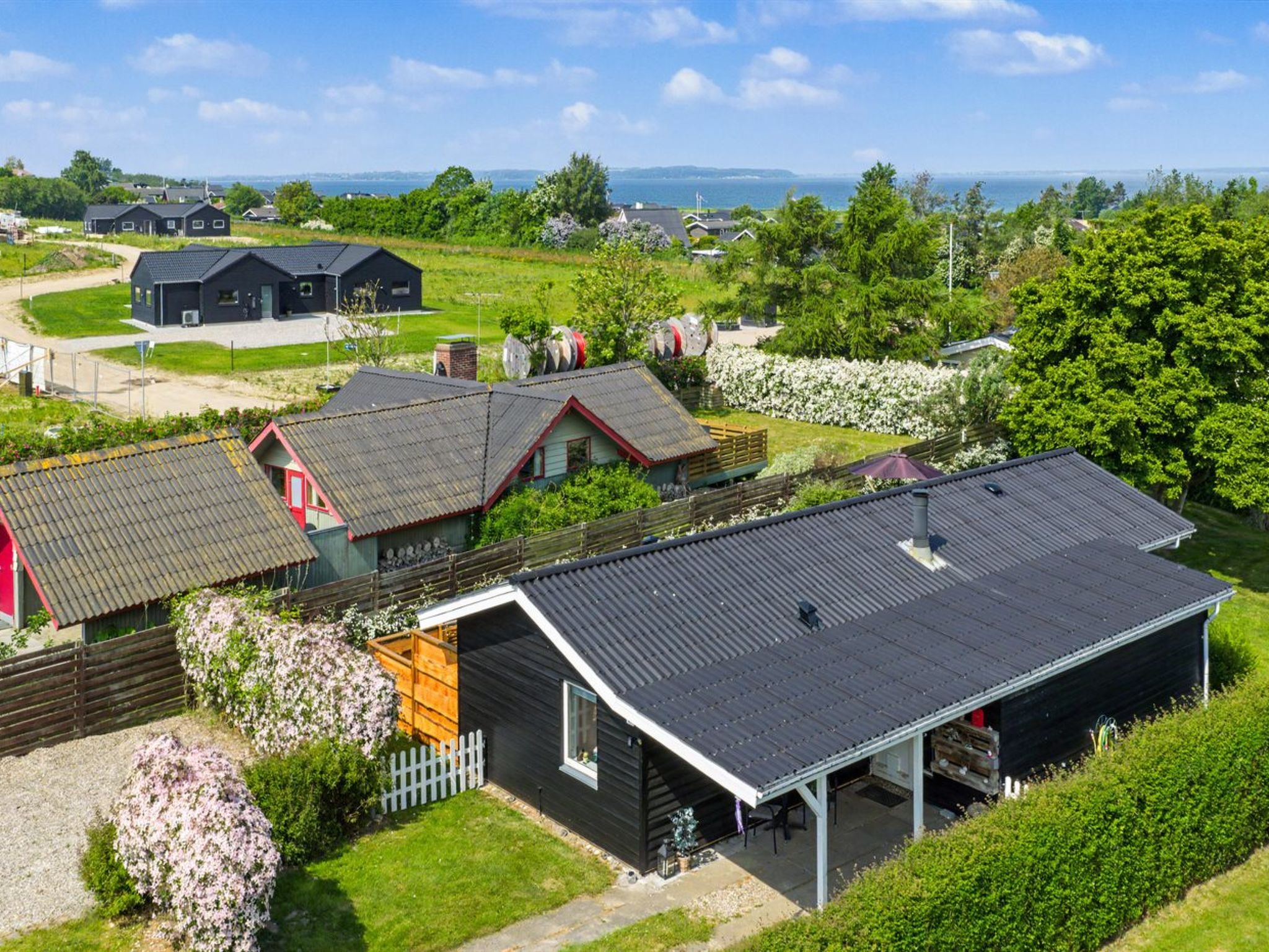 "Gisl" - 400m from the sea