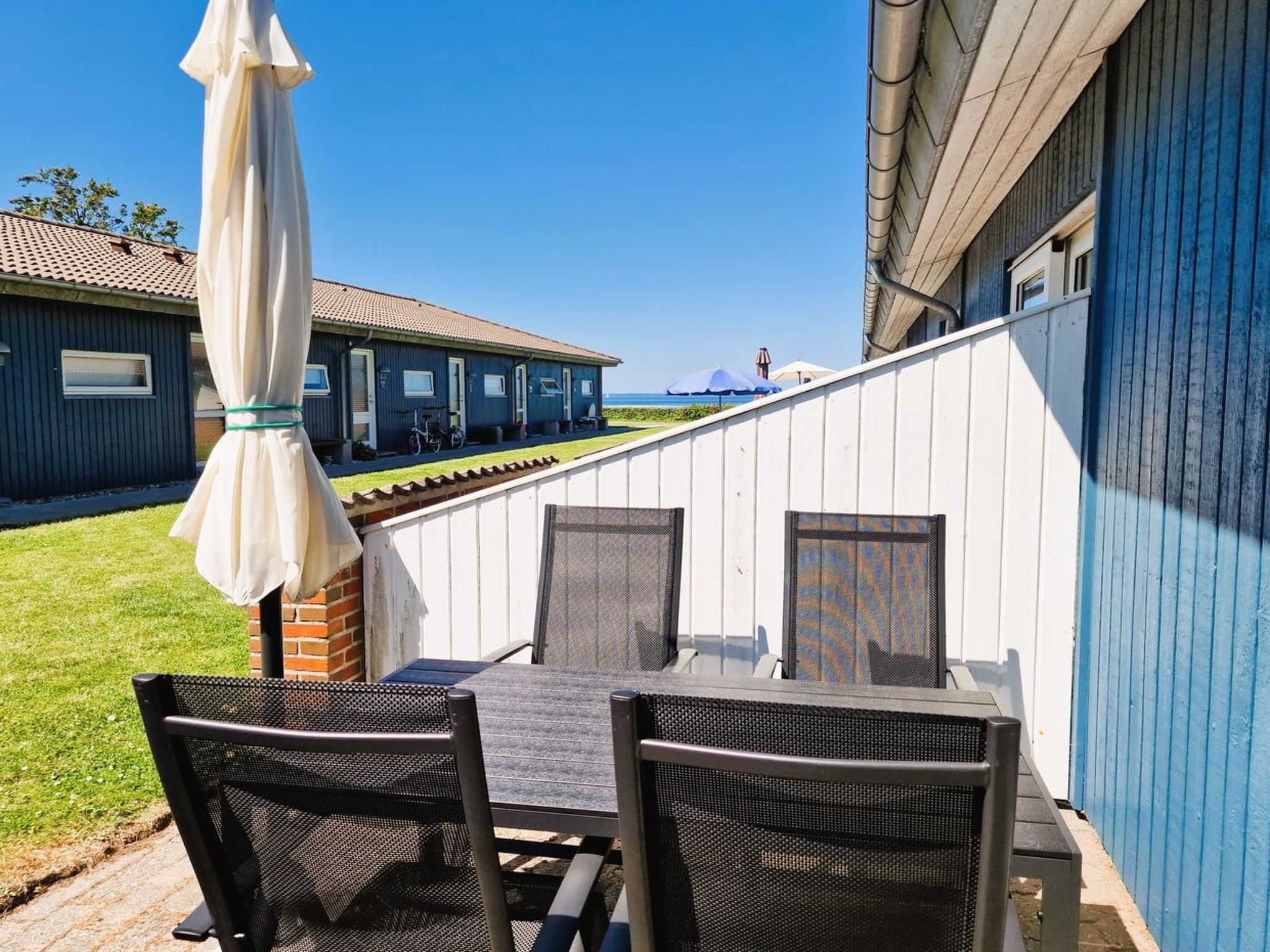 "Emira" - 50m from the sea - Buiten